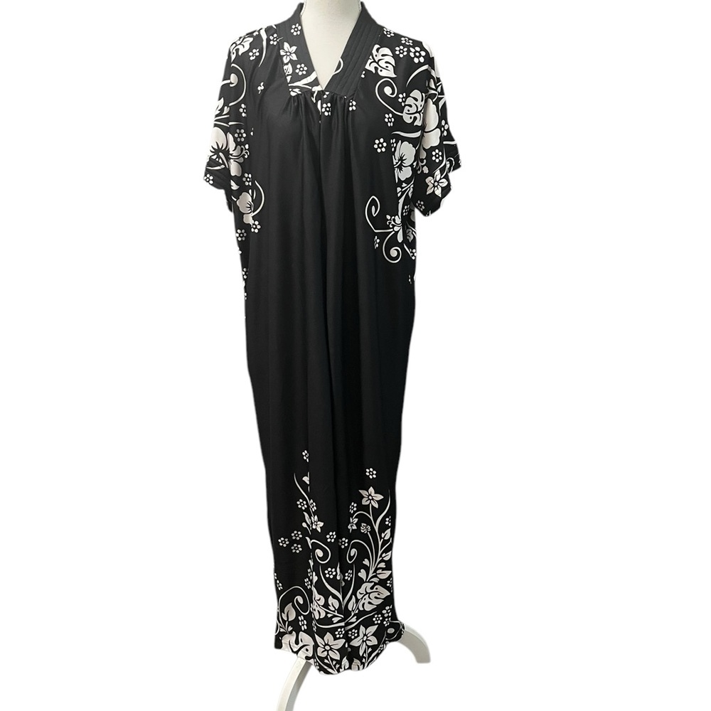 Anthony Richards Black White Floral Hawaiian SS 1/2 Zip Robe Loungewear Medium